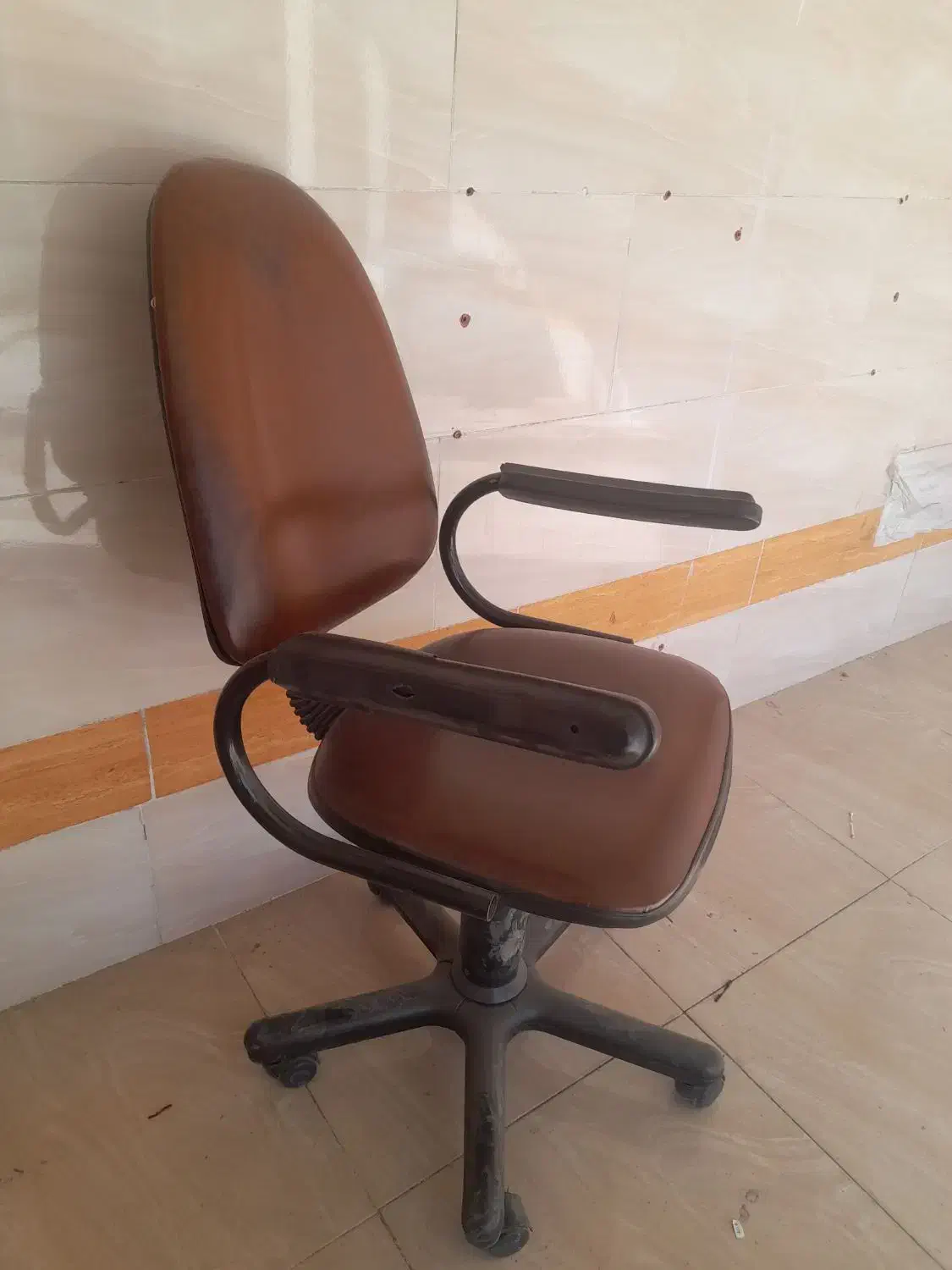 صندلی چرخ دار|صندلی و نیمکت|نجفآباد, فاز ۱ شهرک آزادگان|دیوار