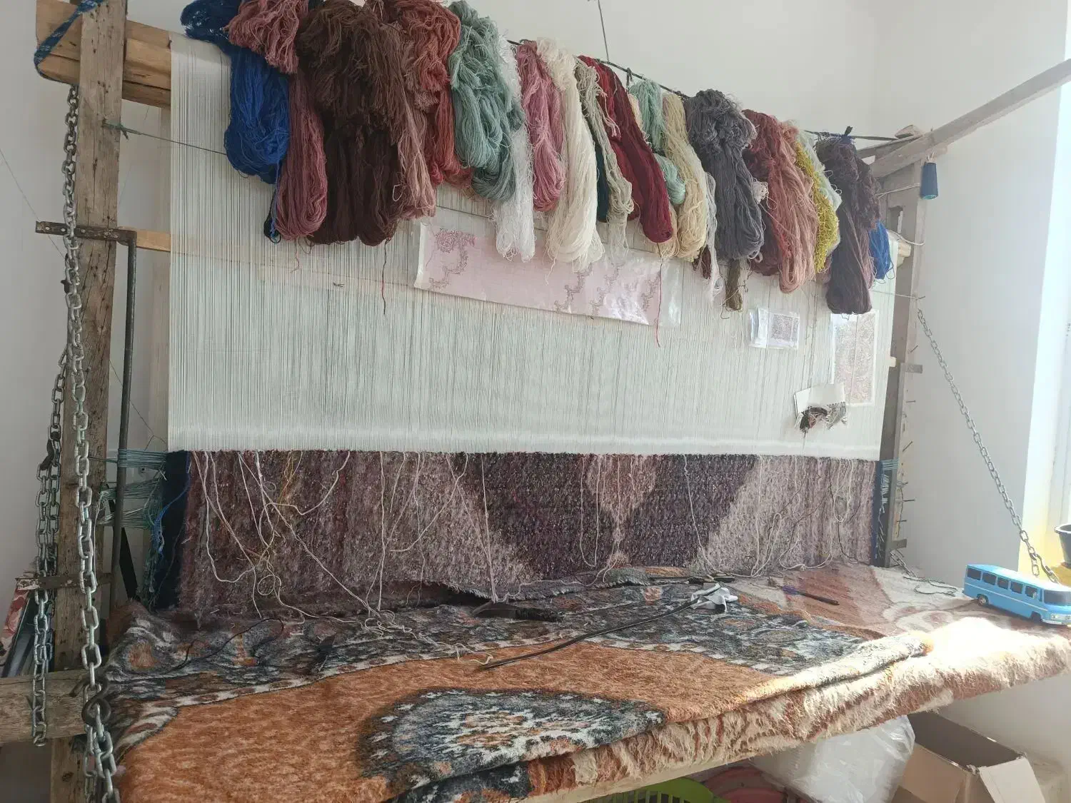 فرش دستبافت نیمه کاره|فرش|خوی, |دیوار