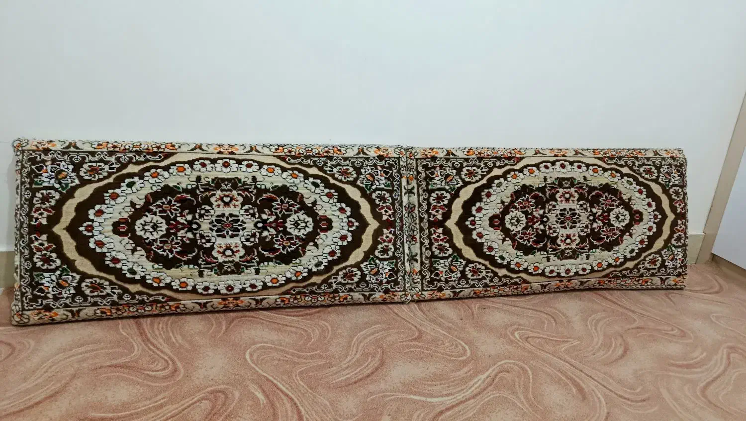 پشتی|پشتی|سبزوار, قلعه‌نو دهزار|دیوار