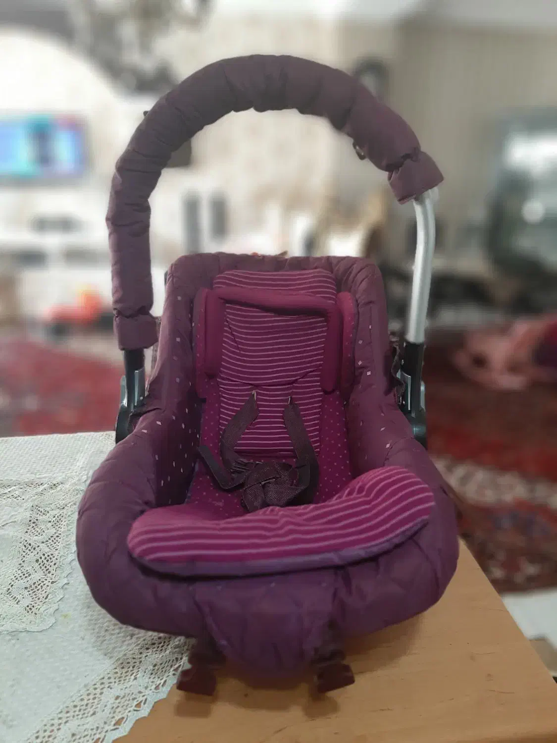 کریر و تخت کودک (ننی)|تخت و صندلی بچه|تبریز, |دیوار