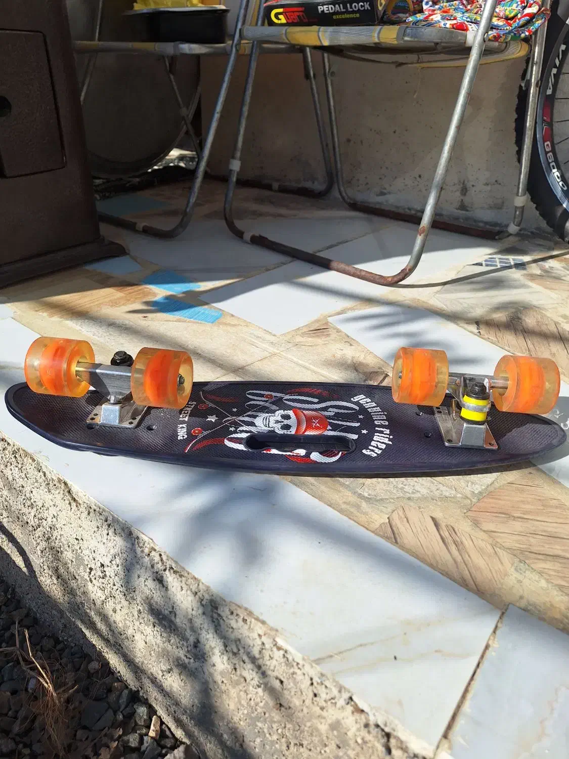 اسکیت برد|دوچرخه، اسکیت، اسکوتر|چاف و چمخاله, |دیوار