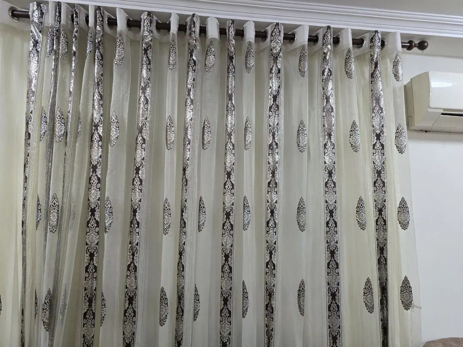 پرده پذیرایی در حد نو ابریشم خارجی همراه با آستر|پرده، رانر، رومیزی|بندرعباس, |دیوار