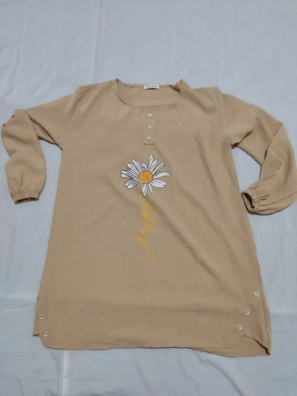 مقداری لباس|لباس|رودهن, |دیوار