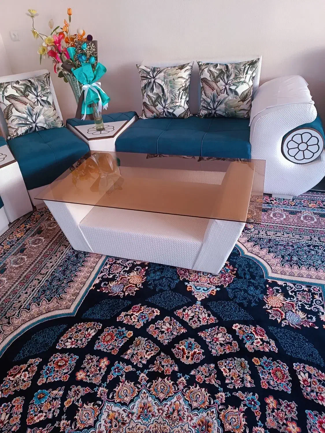 مبل|مبلمان خانگی و میز عسلی|شاهین‌شهر, شهرک گلدیس|دیوار