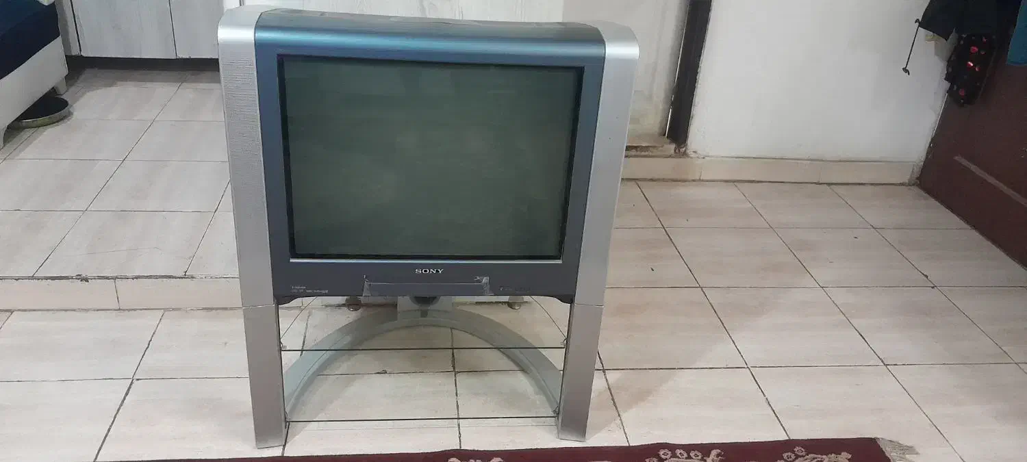 تلوزیون ۲۹ سونی|تلویزیون و پروژکتور|پرند, فاز ۴|دیوار