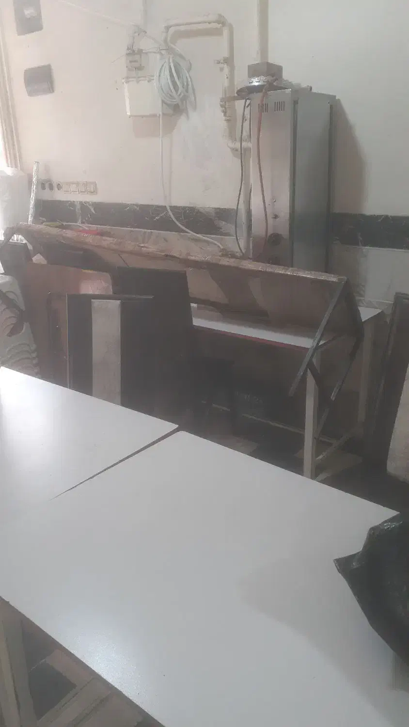 غذاخوری|استخدام خدمات فروشگاه و رستوران|بازرگان, |دیوار