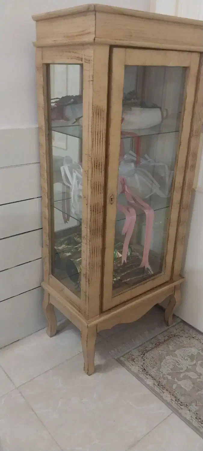ویترین چوب راش|بوفه، ویترین، کنسول|قم, آزادگان|دیوار