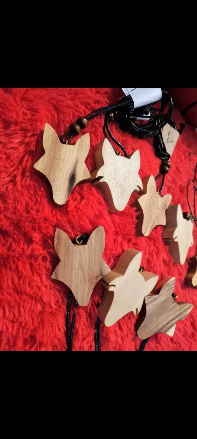 گردنبندوآویزماشین چوبی روباه و گرگ|زیورآلات و اکسسوری|شهرکرد, |دیوار