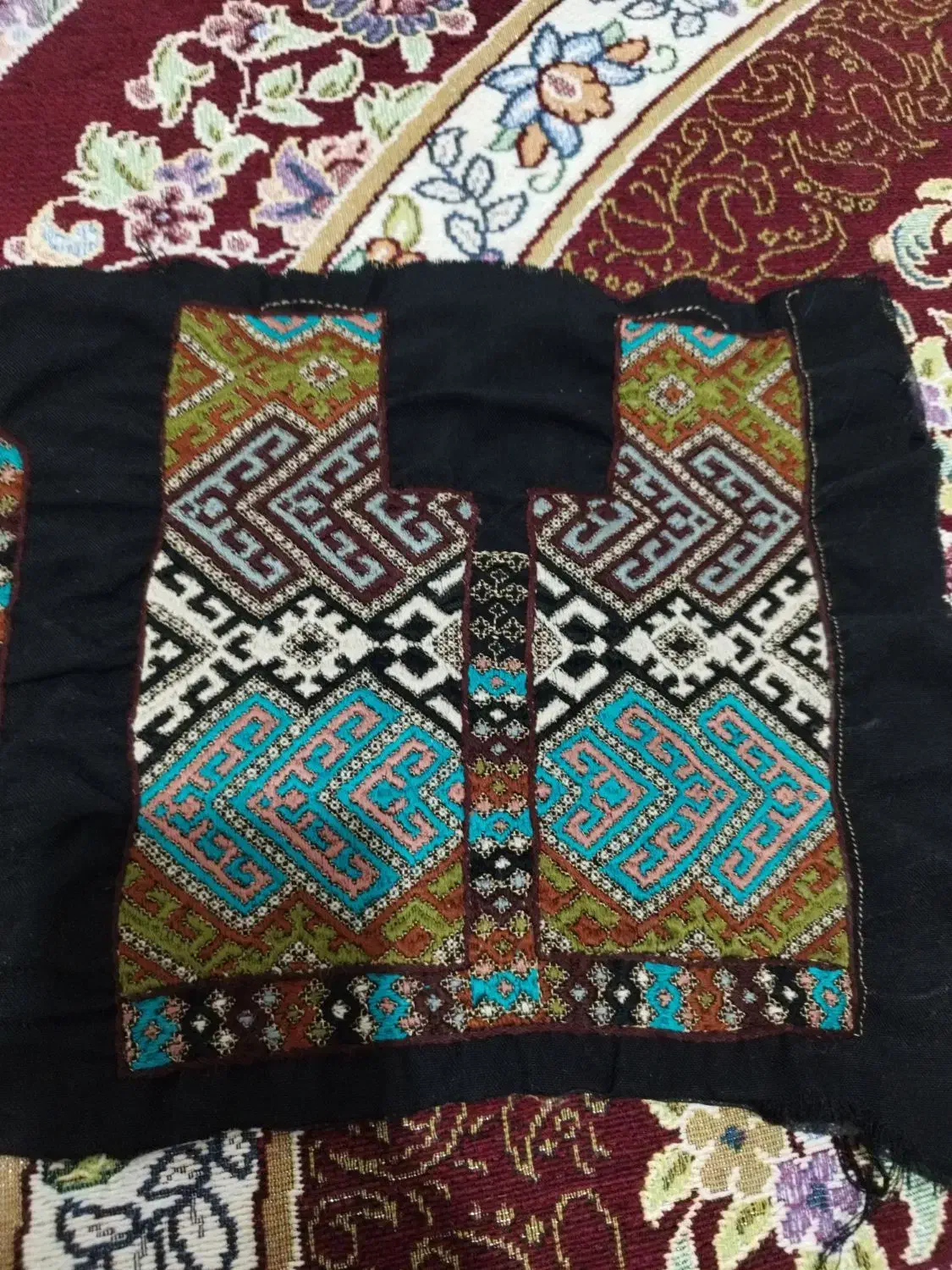 زی استین|لباس|نازیل, |دیوار