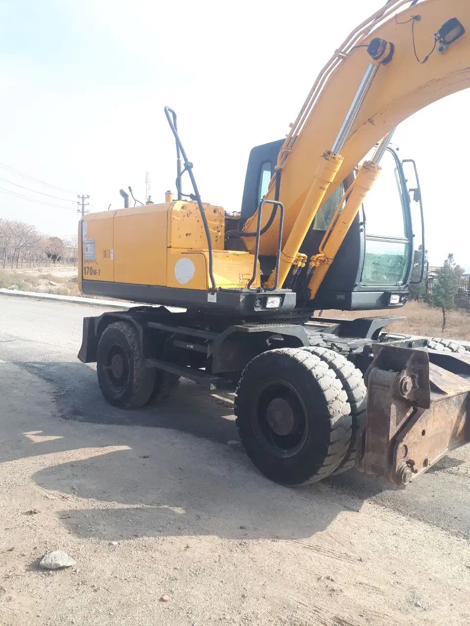 بیل مکانیکی چرخی لاستیکی ۱۷۰|خودرو سنگین|اسلام‌شهر, شهرک واوان|دیوار