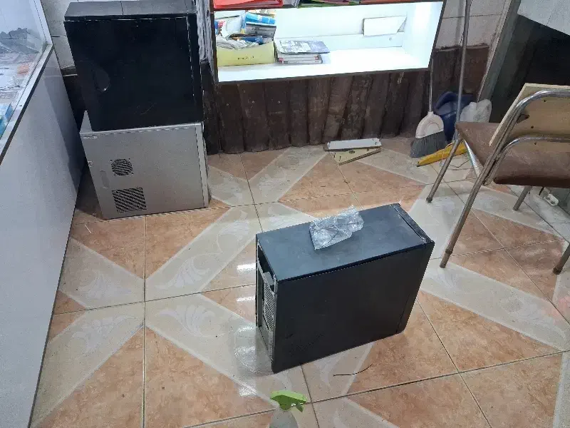 تعدادی کیس خالی|قطعات و لوازم جانبی رایانه|نیشابور, کشتارگاه|دیوار