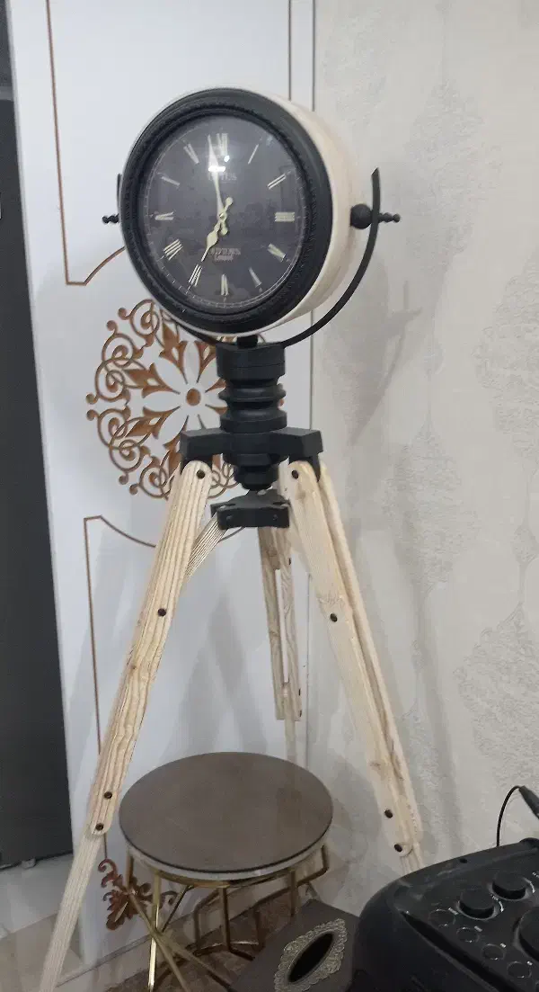 ساعت زمینی اصل|مبلمان خانگی و میز عسلی|مرند, |دیوار