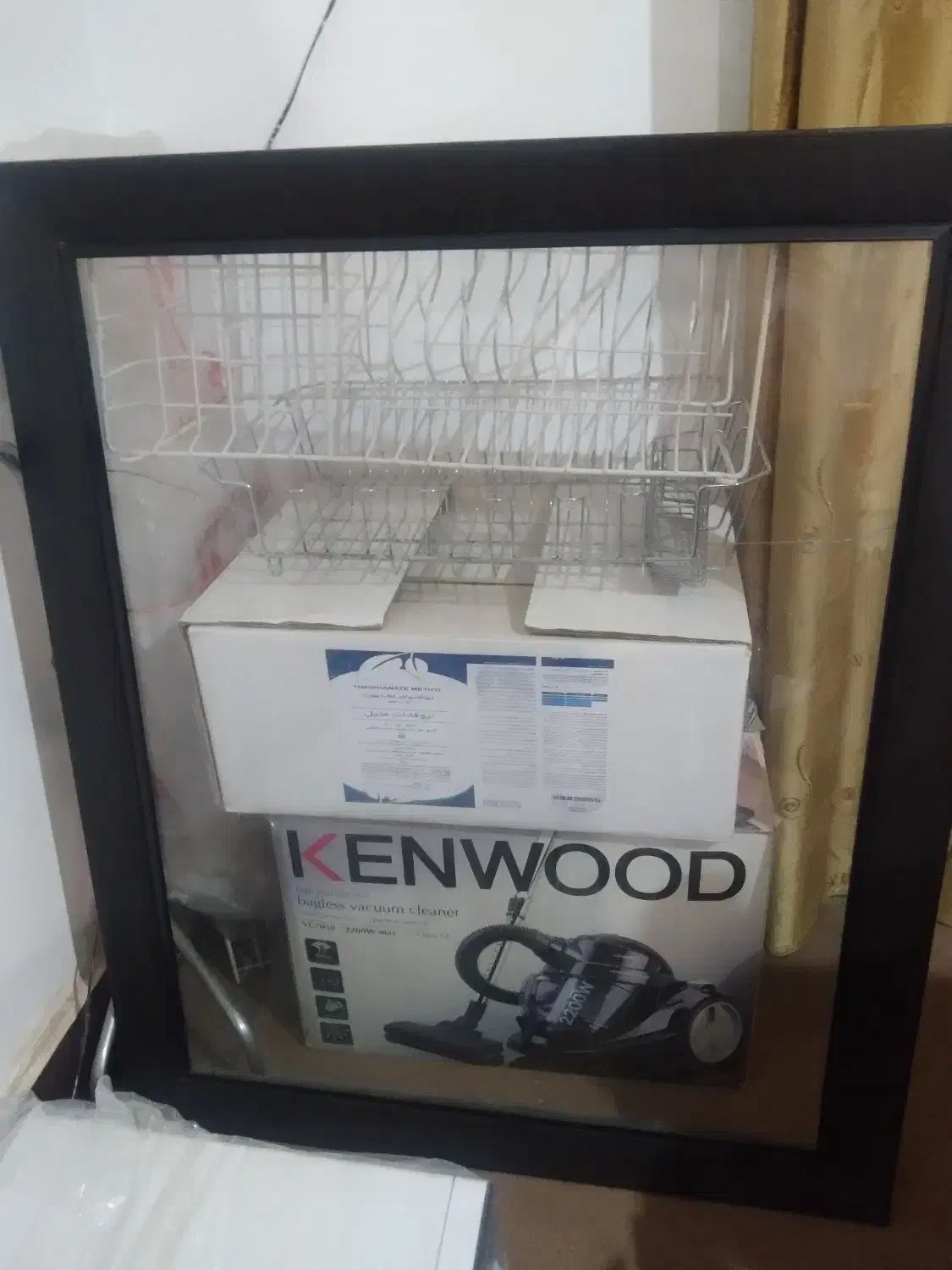 قاب بزرگ باشیشه وکوبلن های قدیمی باقابو شیشه|تابلو، نقاشی، عکس|شاهینشهر, بانک استان|دیوار