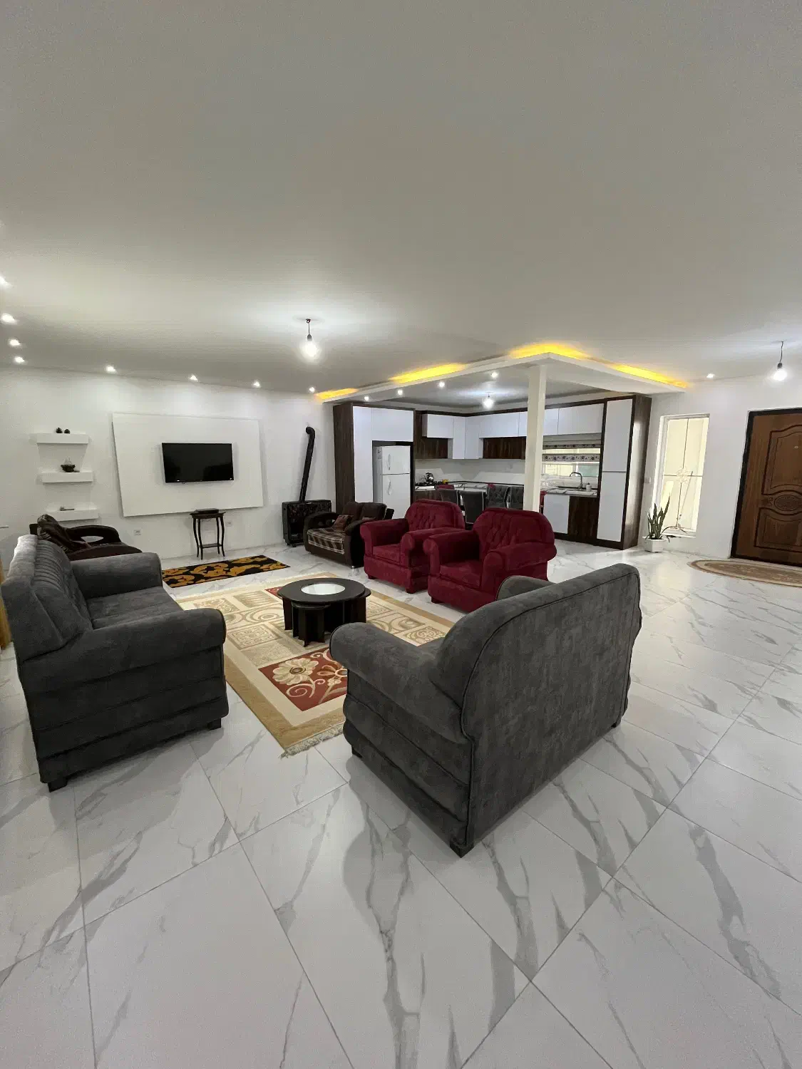 ویلا استخردار آبگرم ساحلی دو خوابه در نور|اجارهٔ کوتاه‌مدت ویلا و باغ|نور, |دیوار