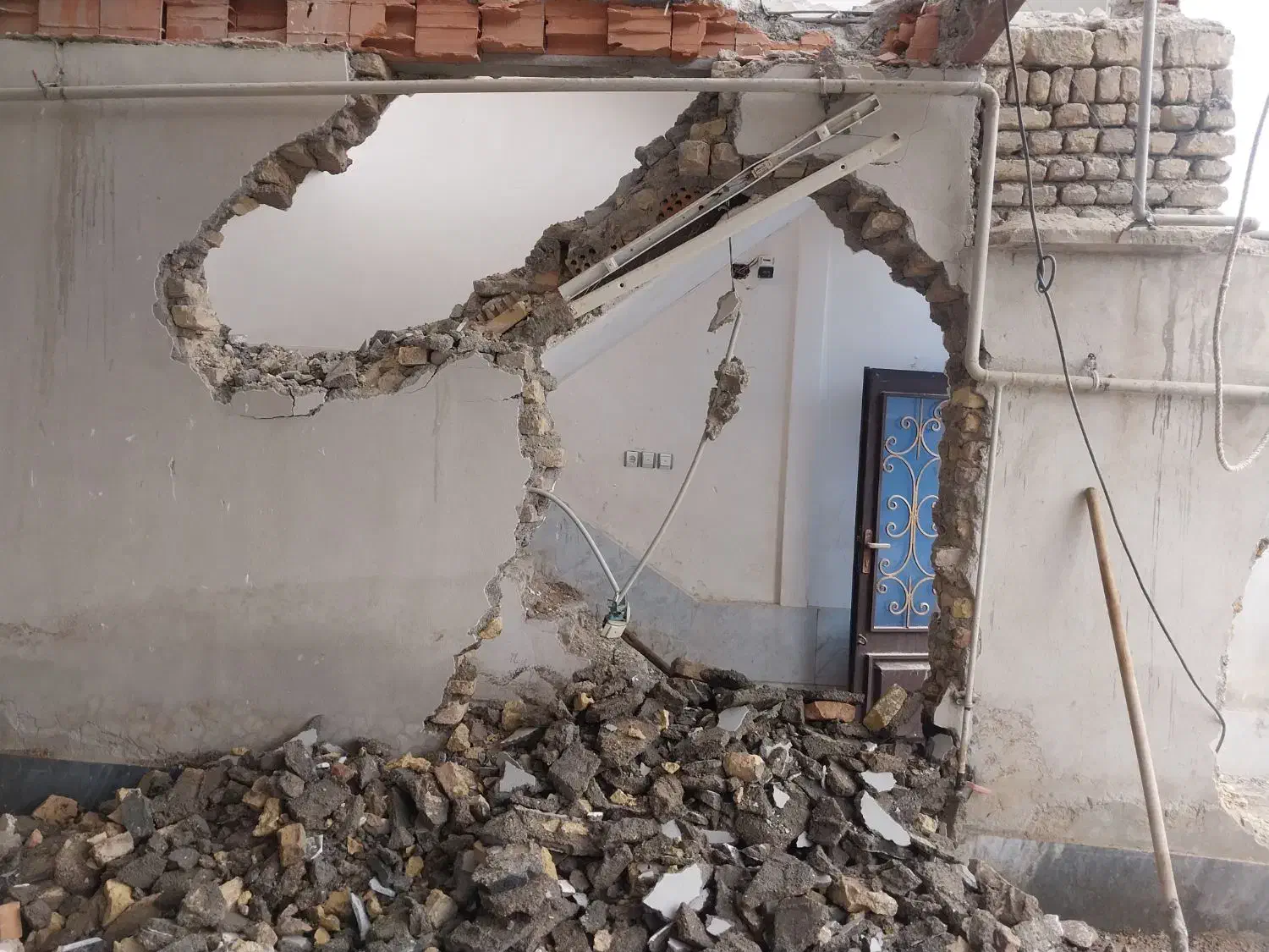 تخریبکار ساختمان|خدمات پیشه و مهارت|کلاله, |دیوار