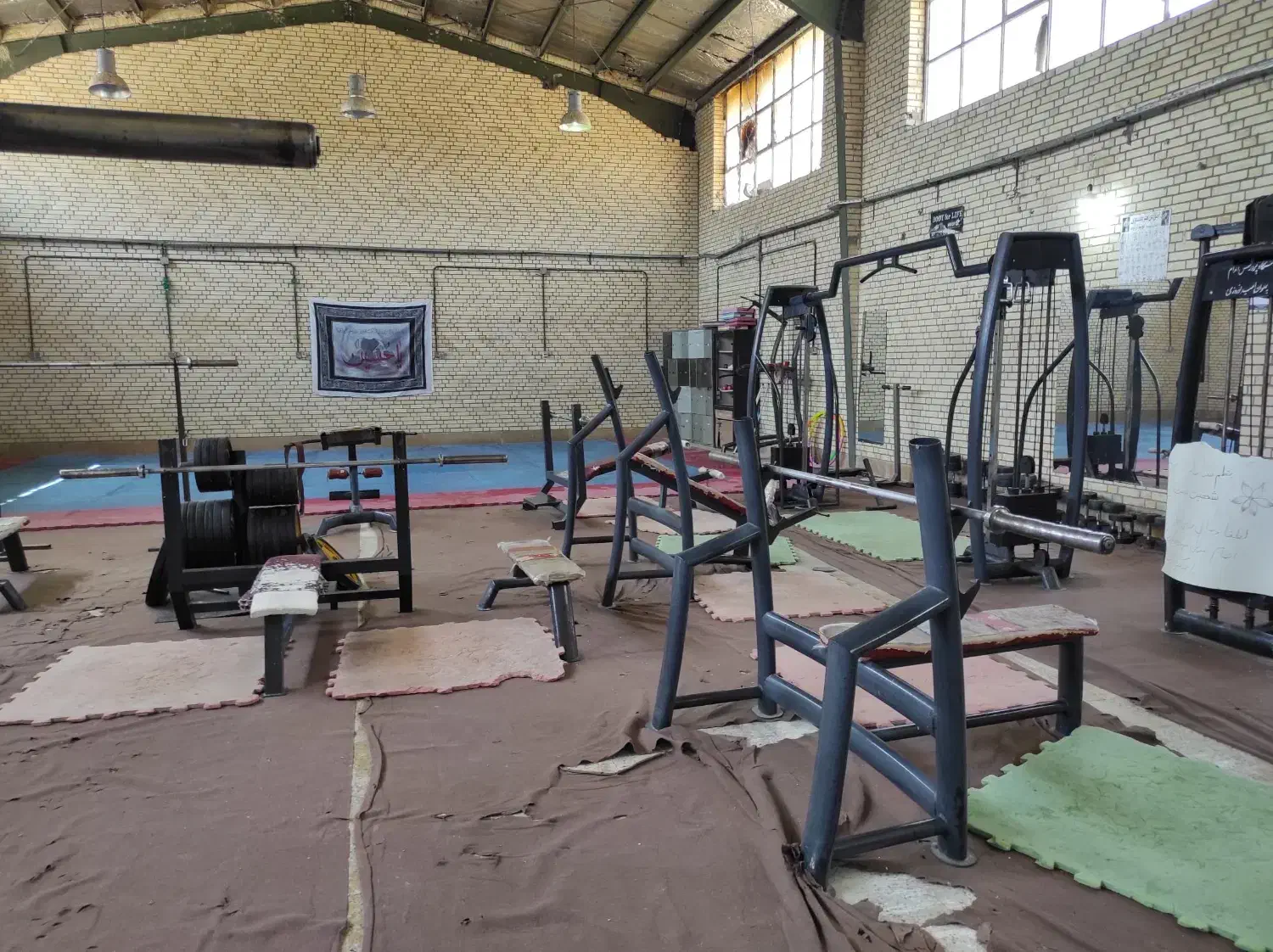 فروش یک ست دستگاه بدنسازی|تجهیزات ورزشی|کر, |دیوار