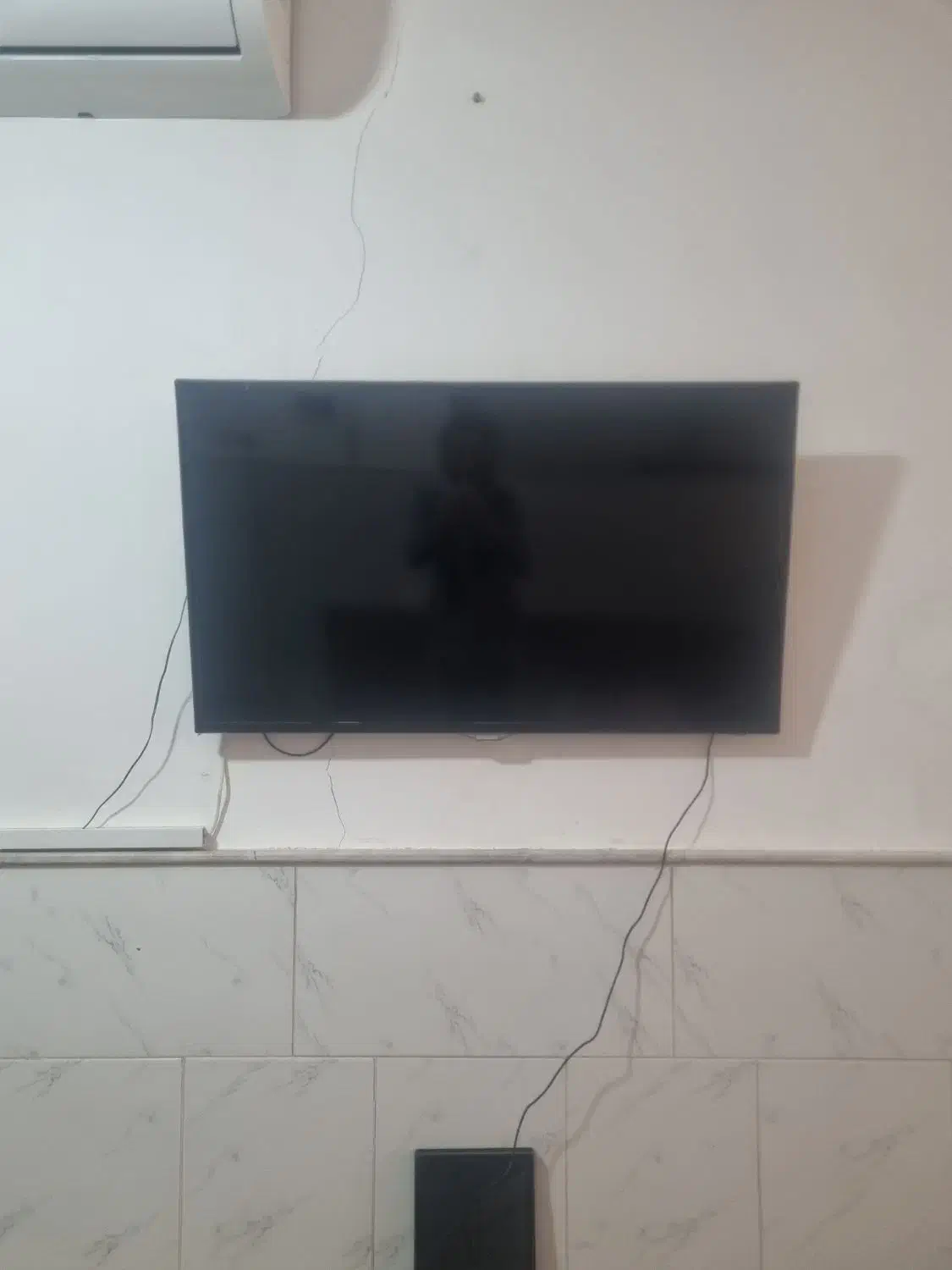 میز تلویزیون و تلویزیون سامسونگ ۴۰اینچ|تلویزیون و پروژکتور|قم, قلعه کامکار|دیوار