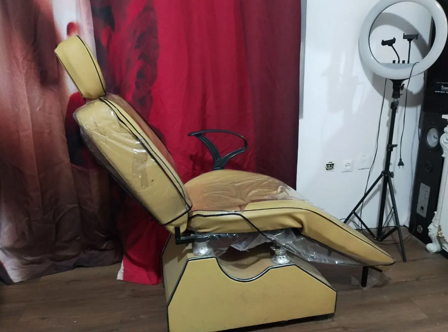 وسایل سالن زیبایی|آرایشگاه و سالن‌های زیبایی|خرم‌آباد, |دیوار