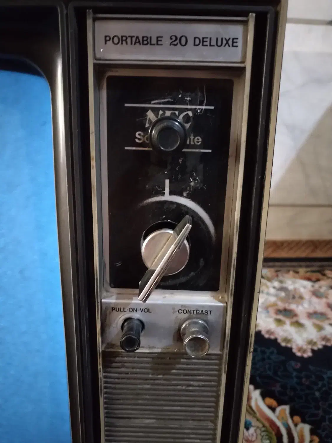 تلویزیون قدیمی|کلکسیون اشیاء عتیقه|نجفآباد, کشاورز|دیوار