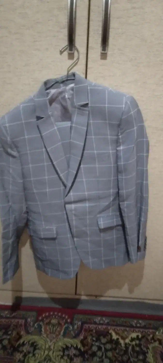 کت و شلوار نو|لباس|آستانه اشرفیه, |دیوار