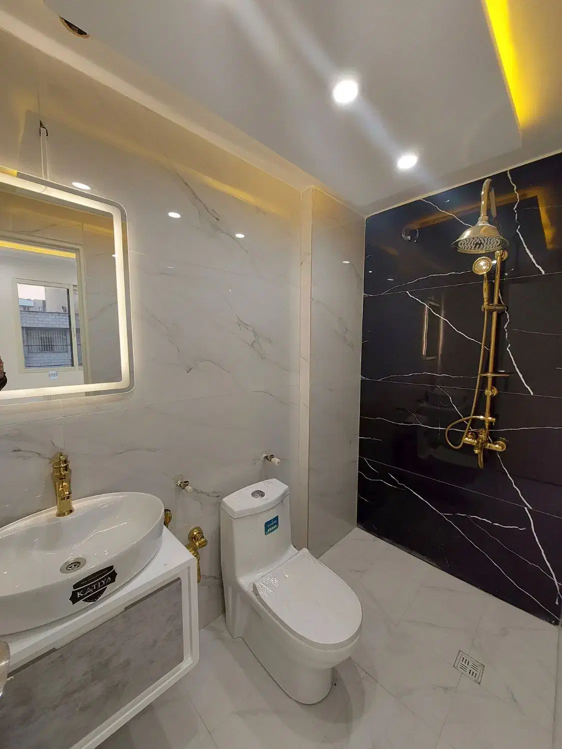 ۱۵۵ متر تک واحدی غربی‌های فلکه اول