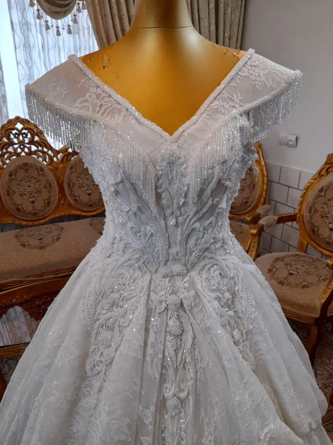 لباس عروس|لباس|کاشان, سه راه پرورشگاه|دیوار