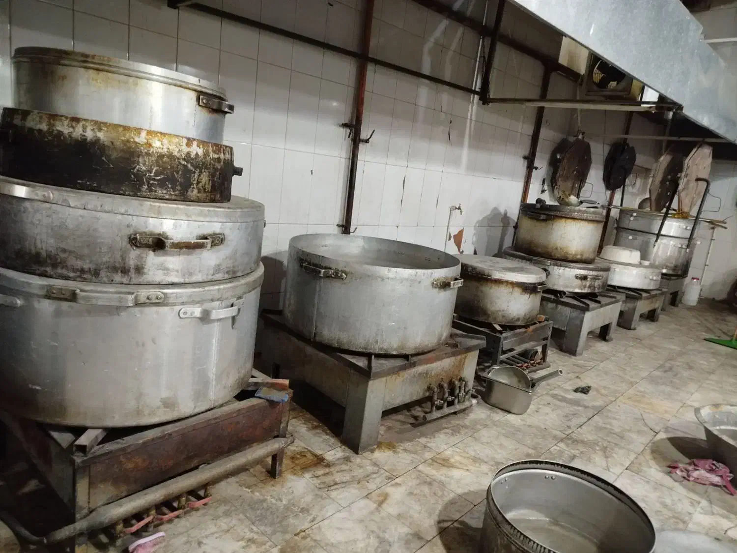 واگذاری تمامی وسایل اشپزخانه و کترینگ|کافیشاپ و رستوران|چناران, |دیوار