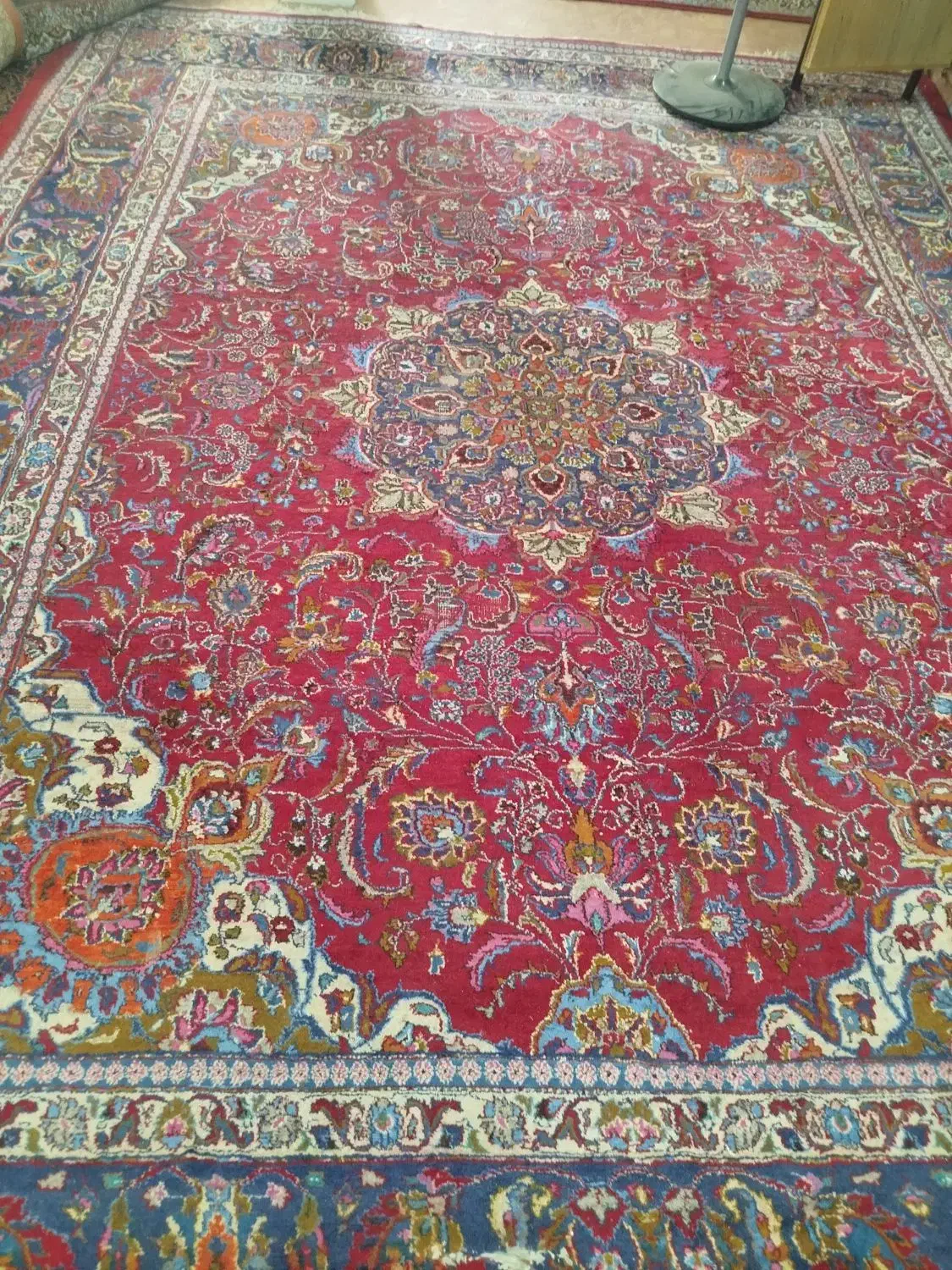 سلام دوعددفرش دستباف کارکرده قدیمی فروش فوری|فرش|قم, تولید دارو و یخچال|دیوار