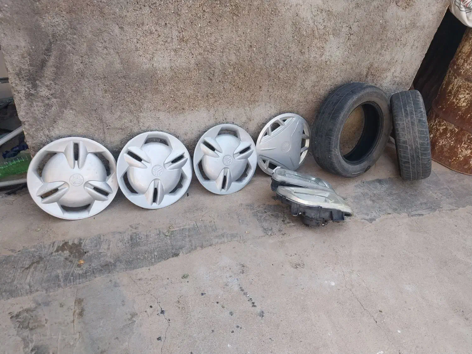 لاستیک و چراغ و قلاپاق|قطعات یدکی و لوازم جانبی|مسجد سلیمان, |دیوار