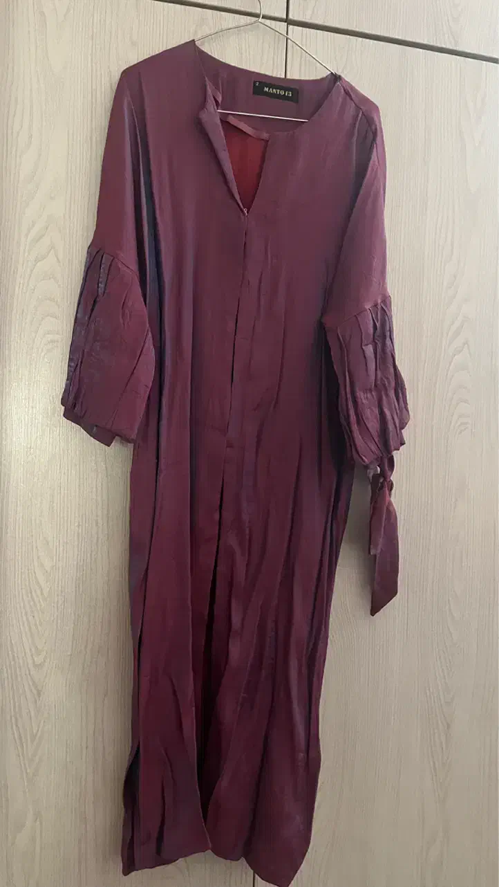 مانتوم|لباس|مشهد, امیر|دیوار