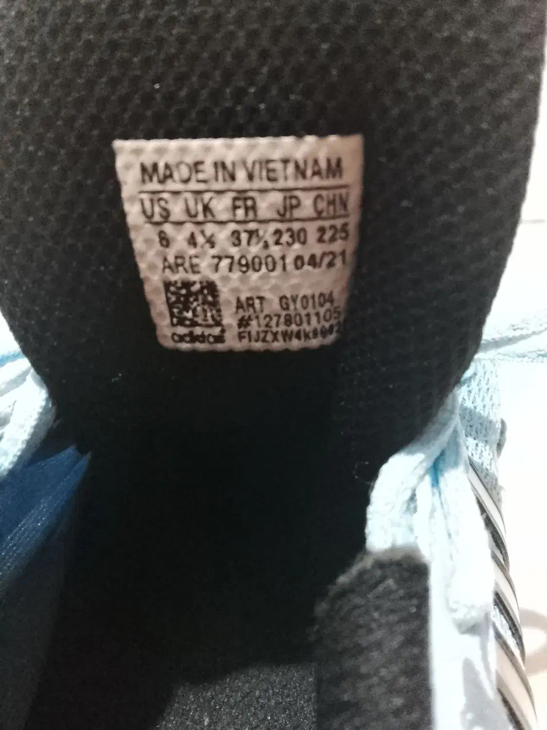 کتونی|کیف، کفش، کمربند|کرج, ساسانی (قلمستان)|دیوار