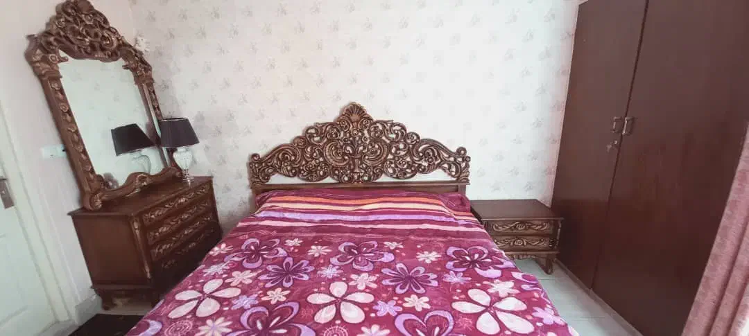 تخت خواب دو نفره چوب|تخت و سرویس خواب|رودهن, |دیوار