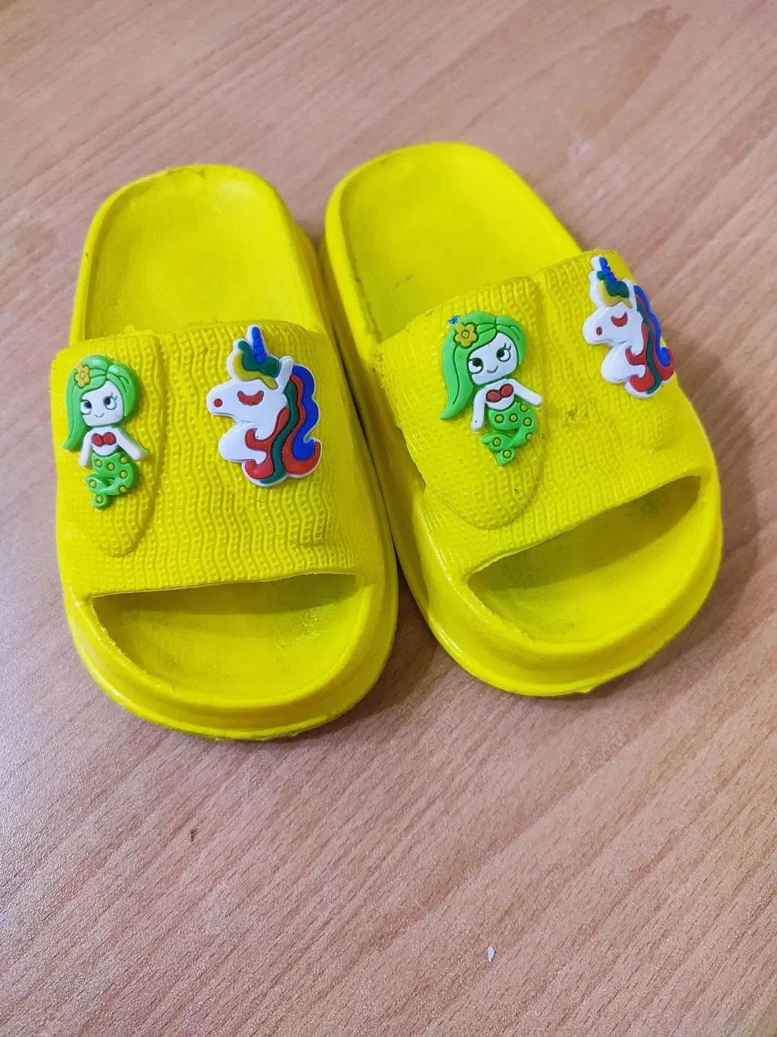 دمپایی|اسباب و اثاث بچه|رشت, فلسطین|دیوار