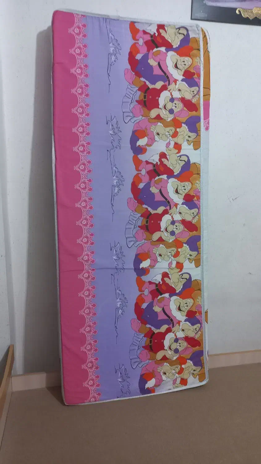 تخت یک نفره( نوجوان) همراه با خوشخواب|تخت و سرویس خواب|خمینیشهر, |دیوار