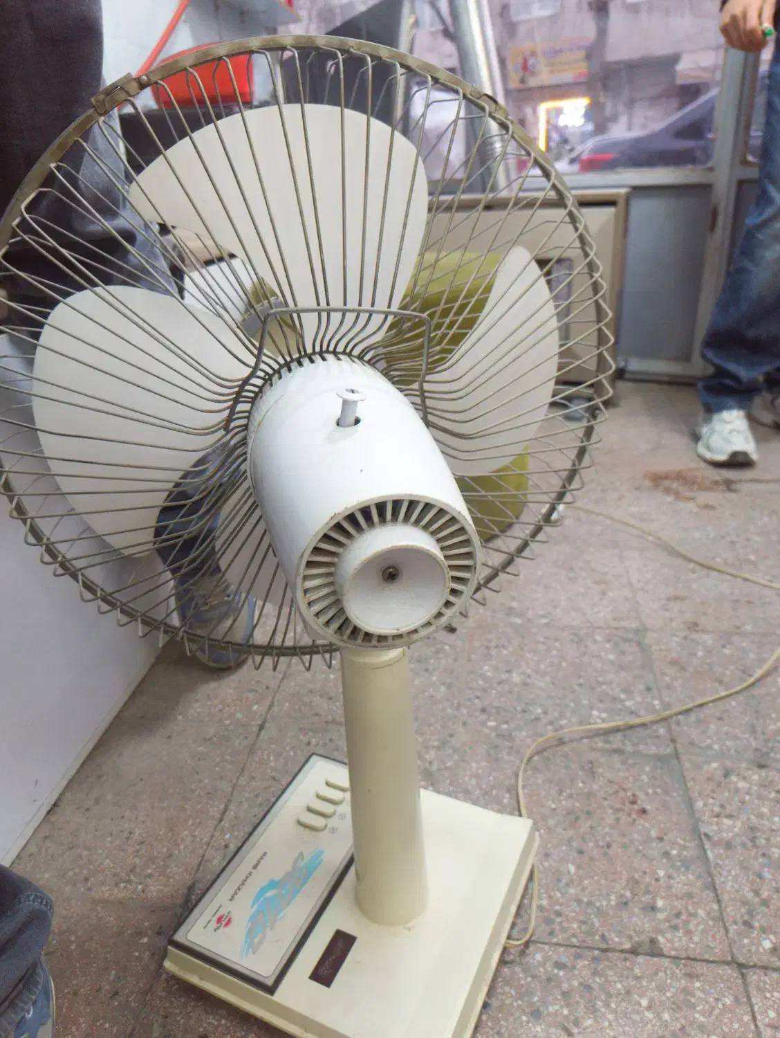 پنکه سالم و تمیز|پنکه و تصفیه‌کنندهٔ هوا|سنندج, |دیوار