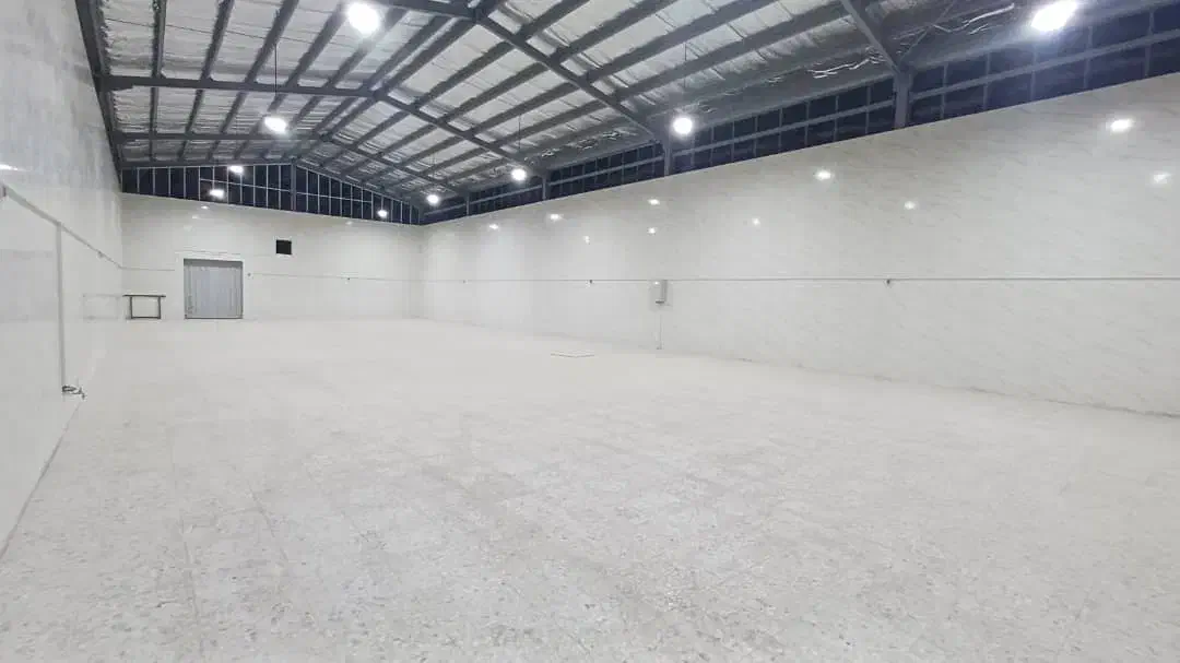 سالن سوله نوساز کاشی سرامیک شده ۵۰۰ متری|اجارهٔ دفتر صنعتی، کشاورزی، تجاری|کاشان, بازار کاشان|دیوار