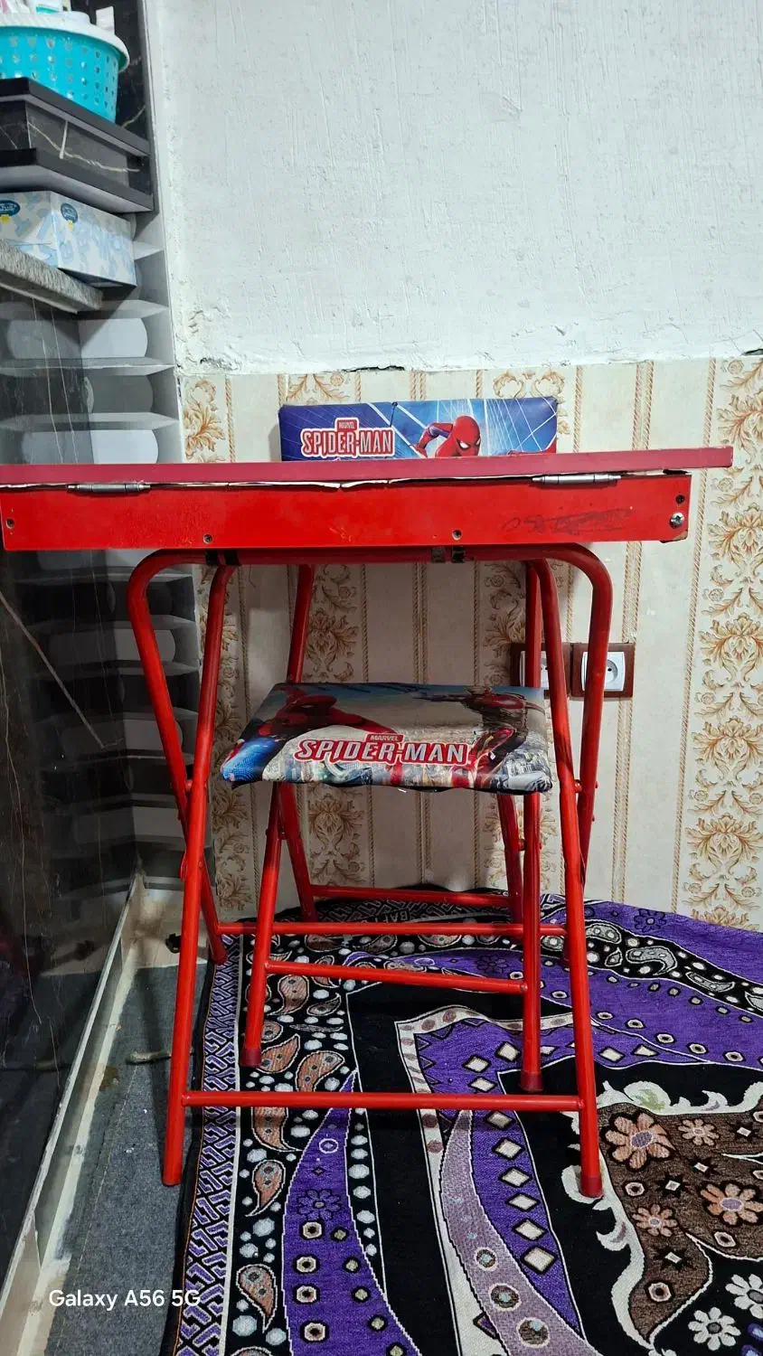 میز تحریر قرمز|میز تحریر و کامپیوتر|یاسوج, |دیوار