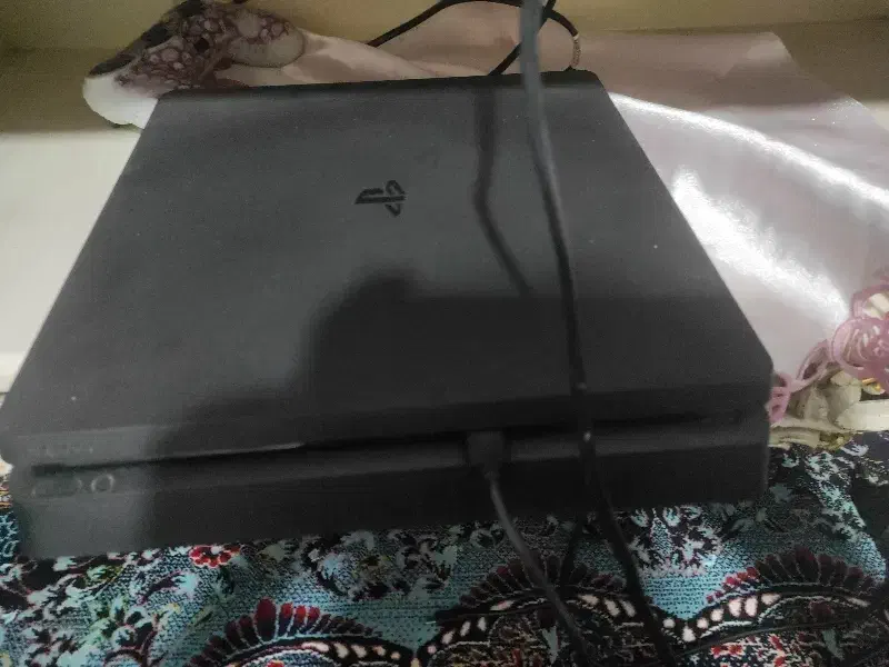 پی ای  اس فور در حد نو هست|کنسول، بازی ویدئویی و آنلاین|پیشوا, |دیوار