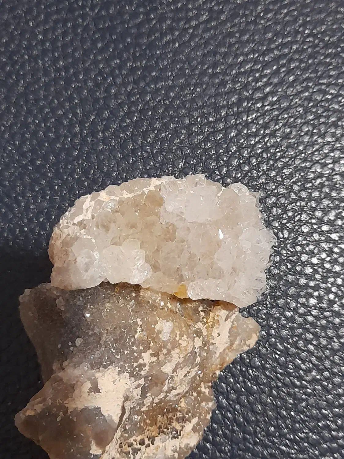 سنگ کوارتز|کلکسیون اشیاء عتیقه|اهر, |دیوار