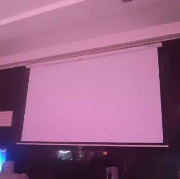 ویدئو پروژکتور..با پرده ویدئو پروژکتور|تلویزیون و پروژکتور|بوشهر, |دیوار