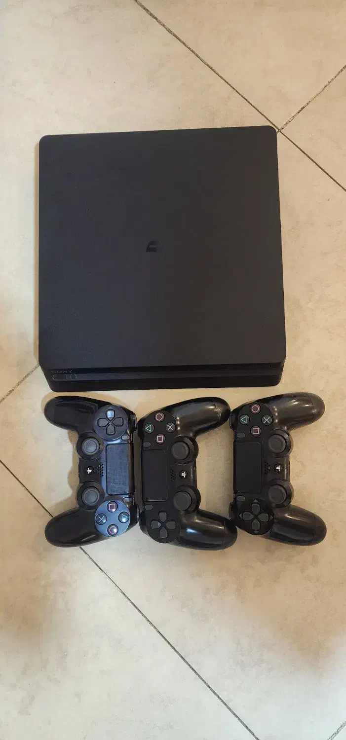 ps4اسلیم 500 گیگ بسیار سالم همراه 3 عدد دسته|کنسول، بازی ویدئویی و آنلاین|تهران, مجیدیه|دیوار