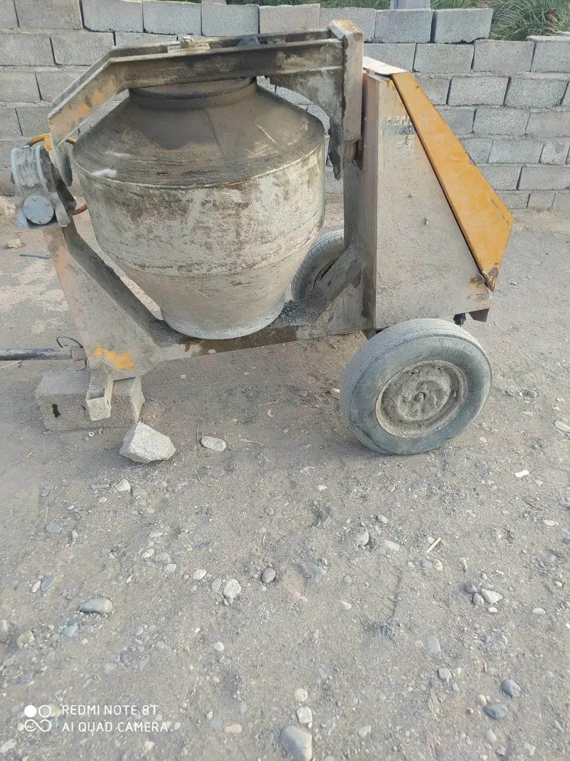 یک عدد دستگاه بلوک زن چهارتایی ته پر با میکسر|ماشین‌آلات صنعتی|ایرانشهر, |دیوار