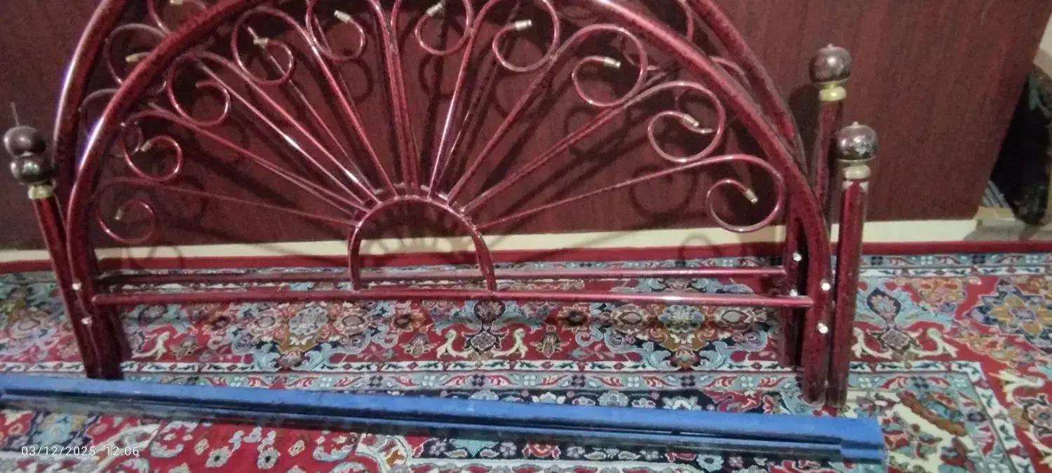 تخت فلزی فرفوژه 2نفردست دوم|تخت و سرویس خواب|اهواز, کوی جواهری|دیوار