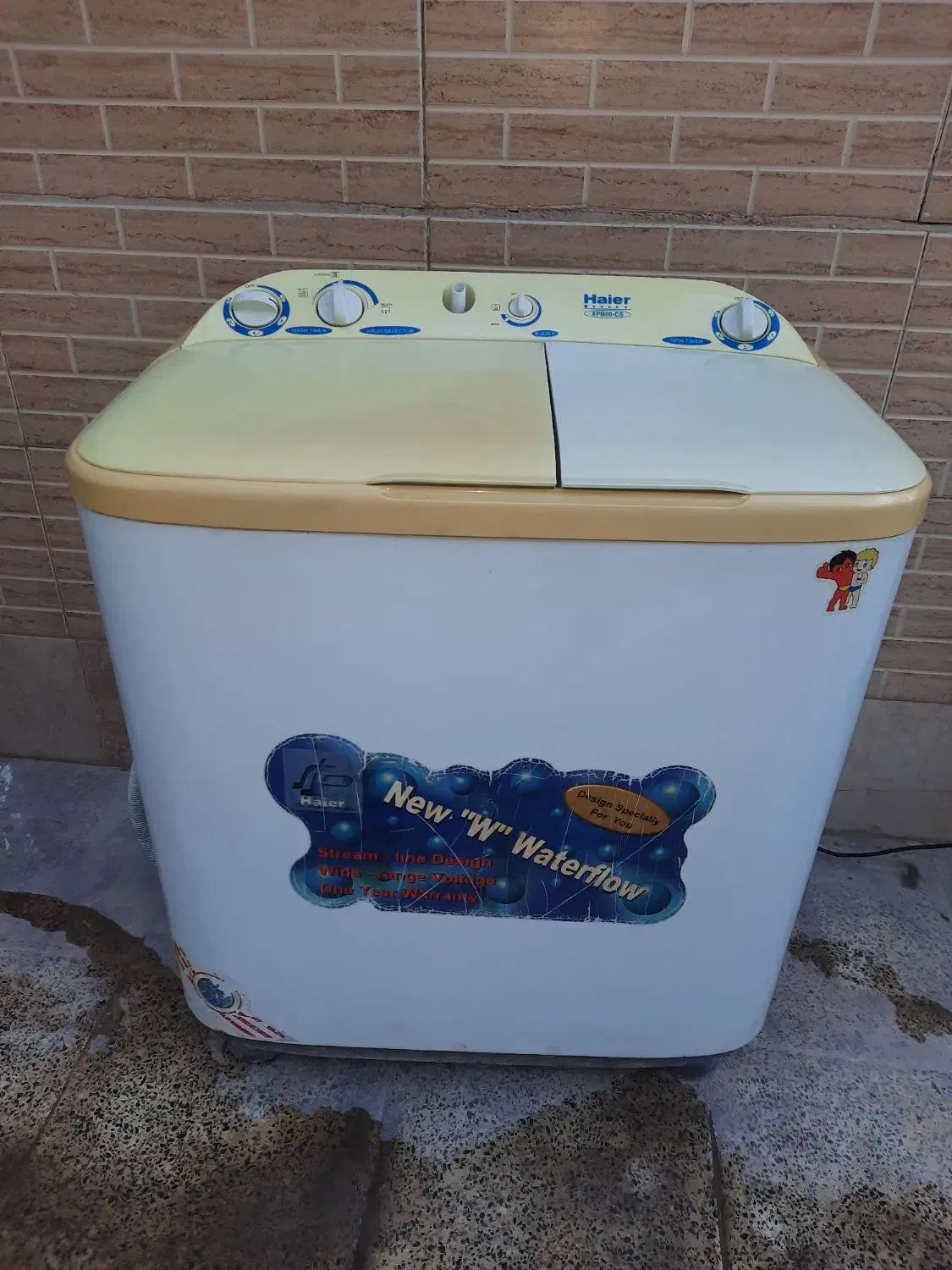 ماشین لباسشویی|ماشین لباسشویی و خشک‌کن لباس|ابریشم, |دیوار