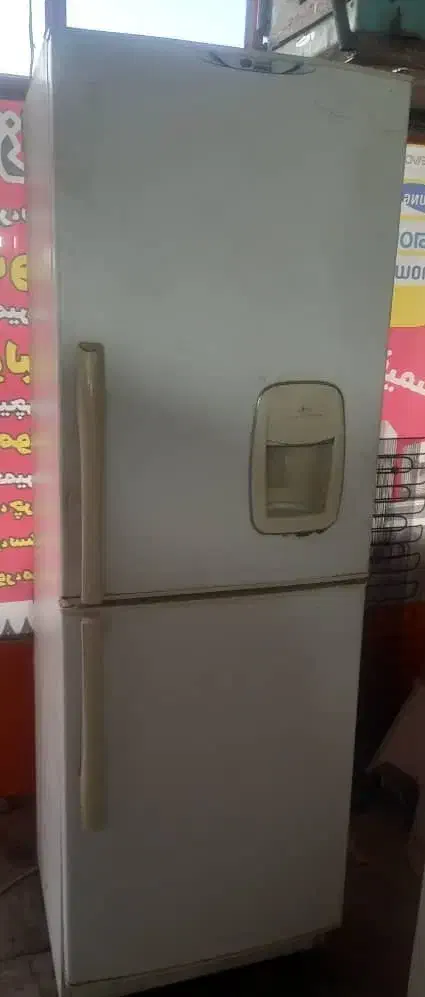 یخچال کاملا سالم|یخچال و فریزر|جهرم, |دیوار