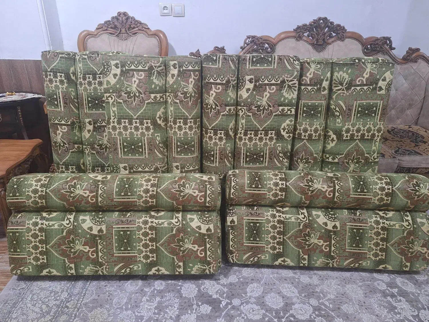 پشتی کاملا نو|پشتی|فولادشهر, B2|دیوار