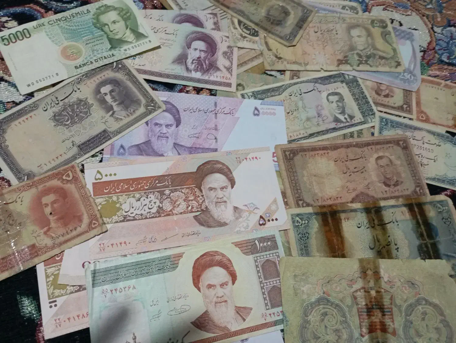 کلکسیون تمبرمجلهزنروز|کلکسیون سکه، تمبر، اسکناس|گرگان, |دیوار