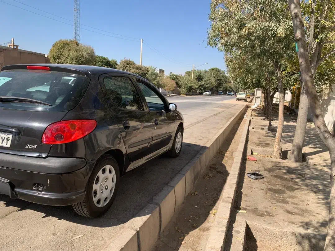 ۸۲ تمیز دوررنگ|خودرو سواری و وانت|شیراز, خلدبرین|دیوار