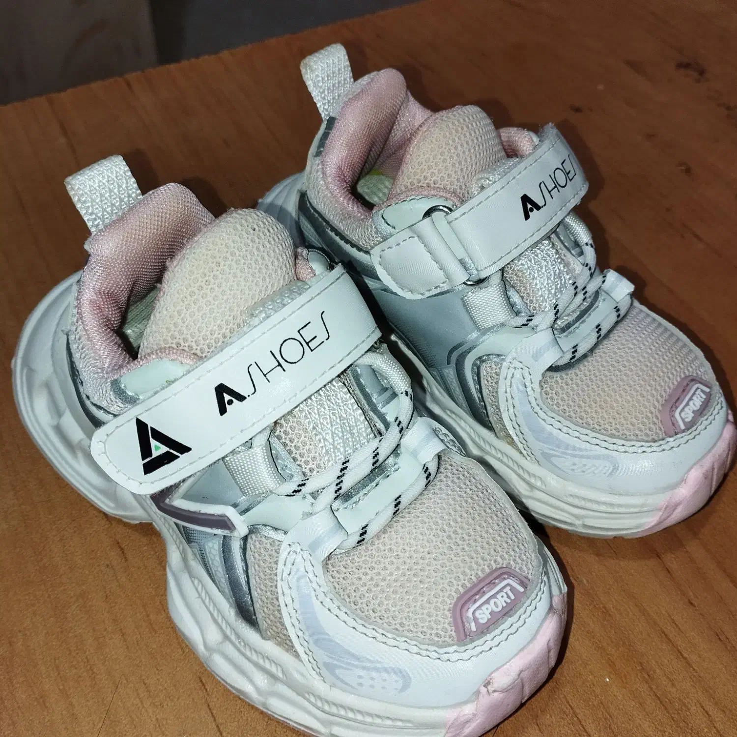 کفش خارجی|کفش و لباس بچه|اهواز, کوی مهدیس|دیوار