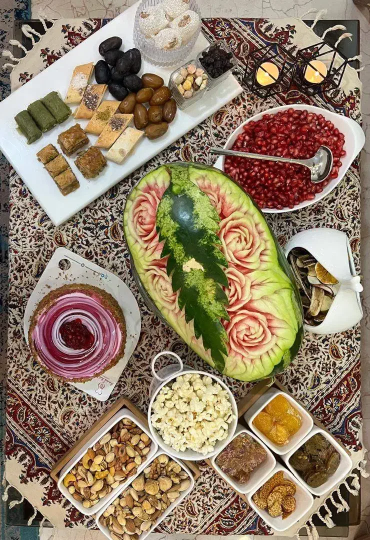 میوه آرایی و تزئین هندوانه برای مناسبت شب یلدا|خدمات پذیرایی، مراسم|تهران, شهرک چیتگر|دیوار
